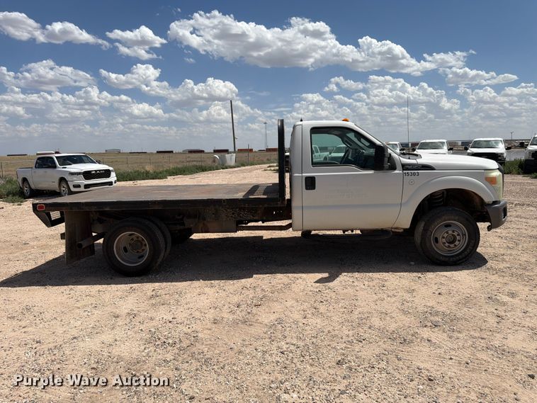 image for item EW8671 2016 Ford F350 Super Duty flatbed pickup truck