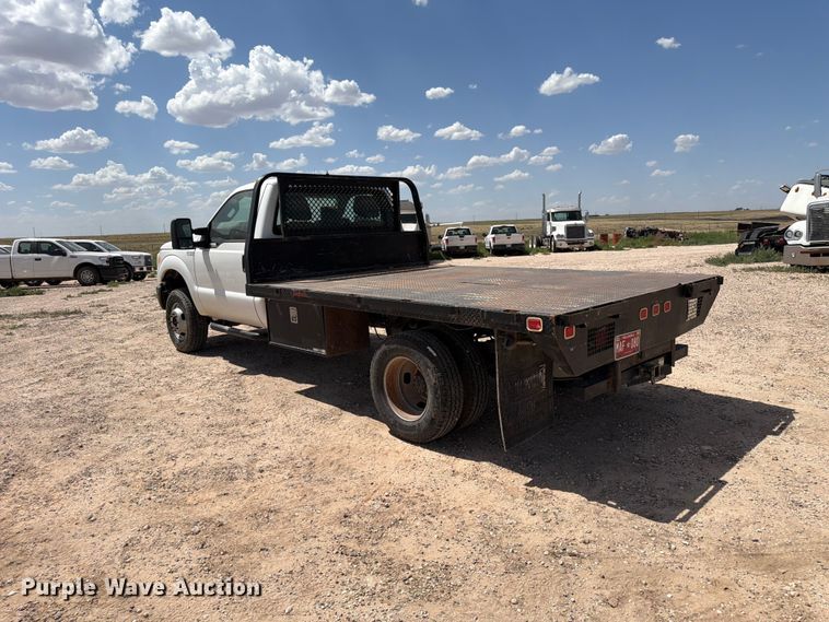 image for item EW8671 2016 Ford F350 Super Duty flatbed pickup truck