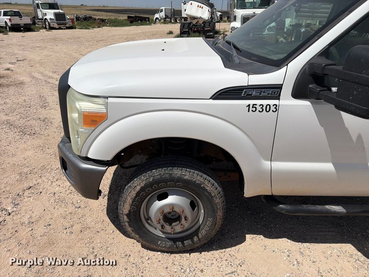 image for item EW8671 2016 Ford F350 Super Duty flatbed pickup truck
