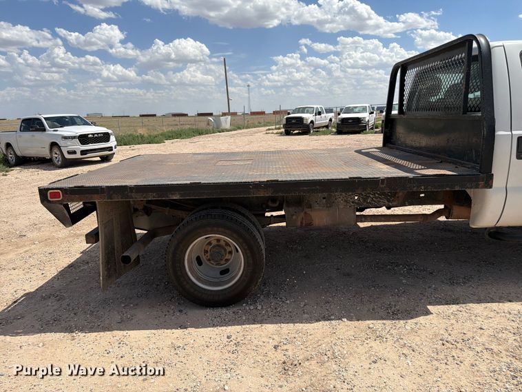 image for item EW8671 2016 Ford F350 Super Duty flatbed pickup truck