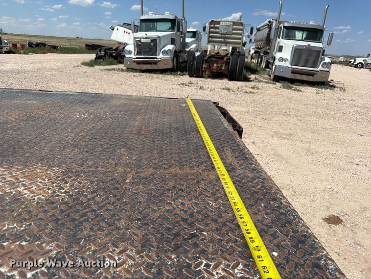 image for item EW8671 2016 Ford F350 Super Duty flatbed pickup truck
