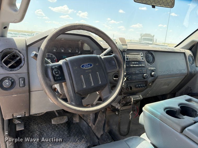 image for item EW8671 2016 Ford F350 Super Duty flatbed pickup truck