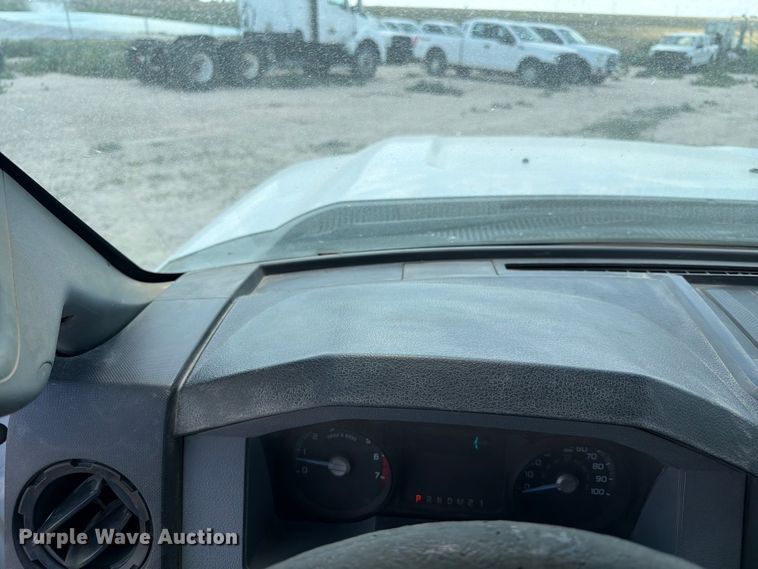image for item EW8671 2016 Ford F350 Super Duty flatbed pickup truck