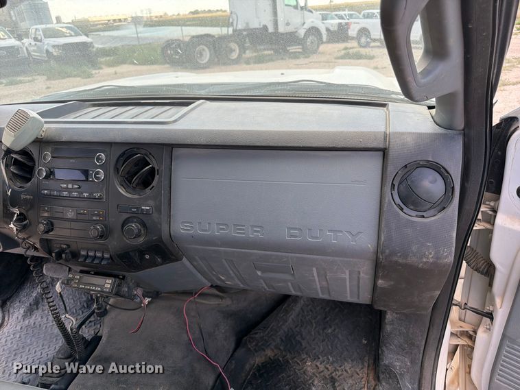 image for item EW8671 2016 Ford F350 Super Duty flatbed pickup truck