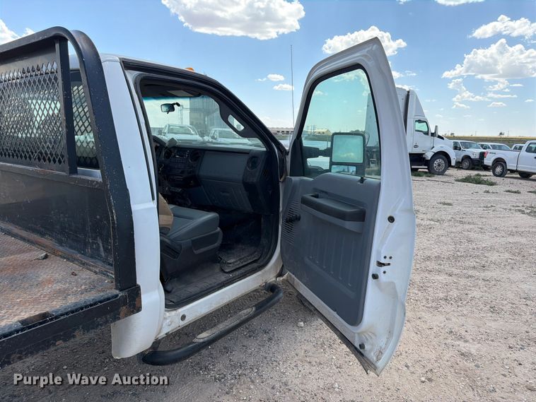 image for item EW8671 2016 Ford F350 Super Duty flatbed pickup truck