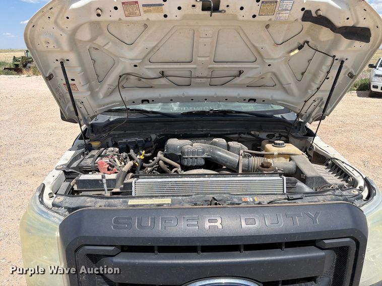 image for item EW8671 2016 Ford F350 Super Duty flatbed pickup truck