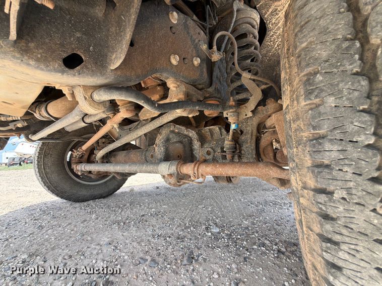 image for item EW8671 2016 Ford F350 Super Duty flatbed pickup truck