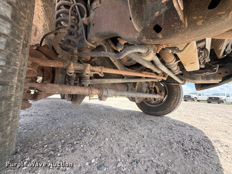 image for item EW8671 2016 Ford F350 Super Duty flatbed pickup truck