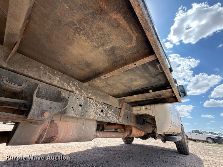 image for item EW8671 2016 Ford F350 Super Duty flatbed pickup truck