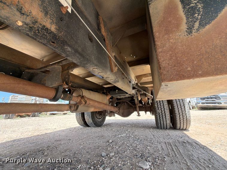 image for item EW8671 2016 Ford F350 Super Duty flatbed pickup truck