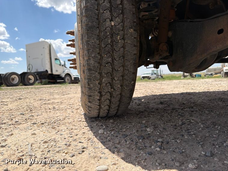 image for item EW8671 2016 Ford F350 Super Duty flatbed pickup truck