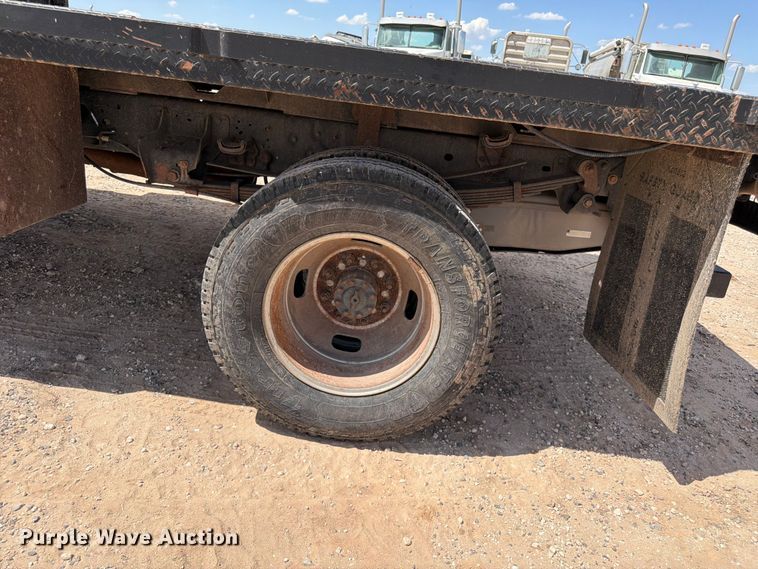 image for item EW8671 2016 Ford F350 Super Duty flatbed pickup truck