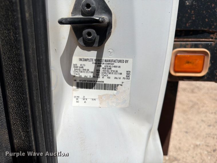 image for item EW8671 2016 Ford F350 Super Duty flatbed pickup truck