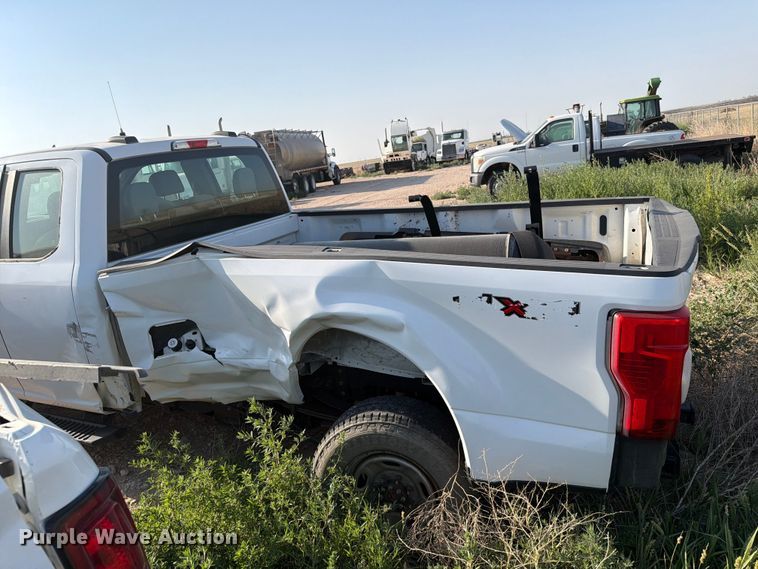 image for item EW8672 2020 Ford F250 Super Duty Ext. Cab pickup truck