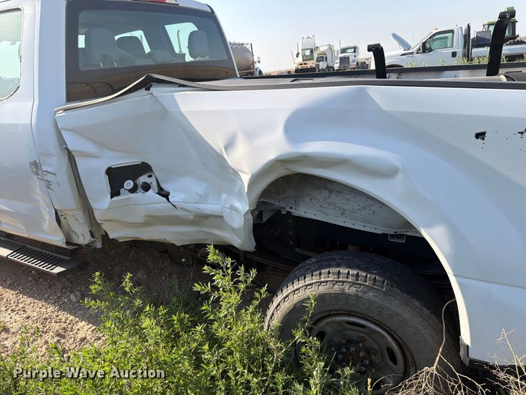 image for item EW8672 2020 Ford F250 Super Duty Ext. Cab pickup truck