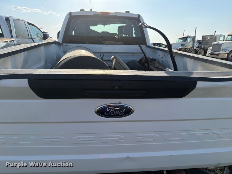 image for item EW8672 2020 Ford F250 Super Duty Ext. Cab pickup truck
