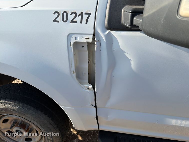 image for item EW8672 2020 Ford F250 Super Duty Ext. Cab pickup truck