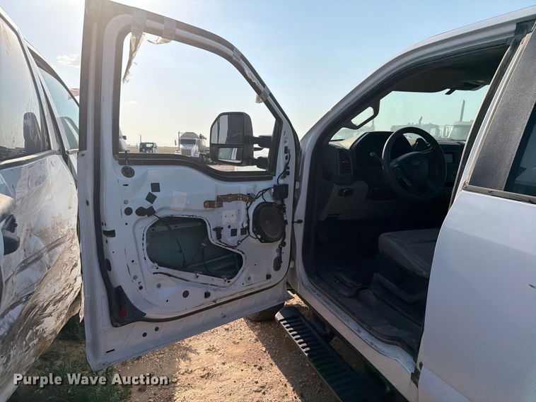 image for item EW8672 2020 Ford F250 Super Duty Ext. Cab pickup truck