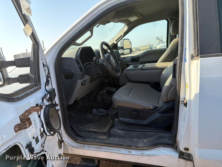 image for item EW8672 2020 Ford F250 Super Duty Ext. Cab pickup truck
