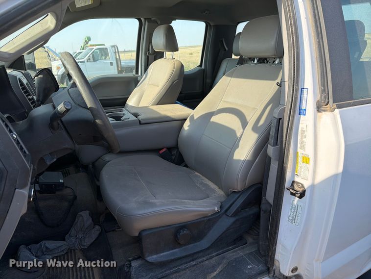 image for item EW8672 2020 Ford F250 Super Duty Ext. Cab pickup truck