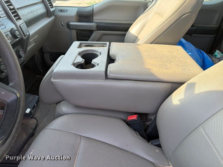 image for item EW8672 2020 Ford F250 Super Duty Ext. Cab pickup truck
