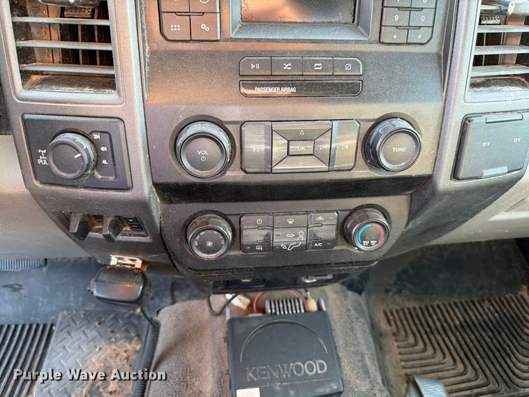 image for item EW8672 2020 Ford F250 Super Duty Ext. Cab pickup truck