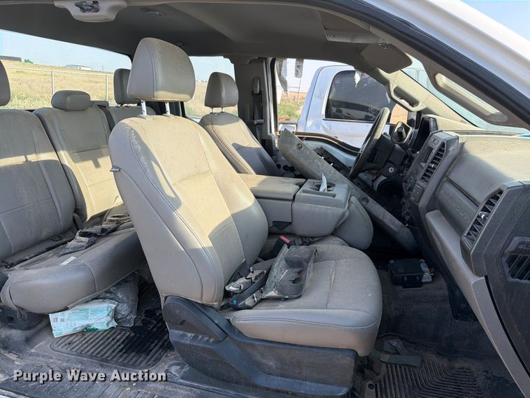 image for item EW8672 2020 Ford F250 Super Duty Ext. Cab pickup truck