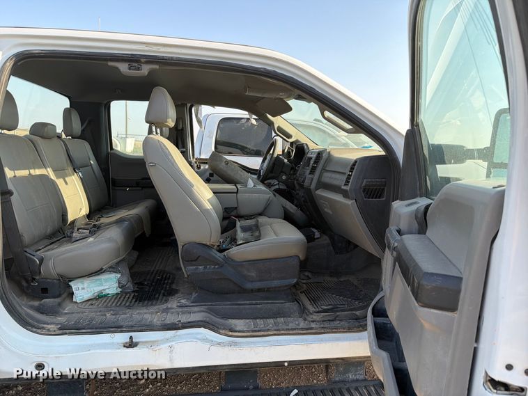 image for item EW8672 2020 Ford F250 Super Duty Ext. Cab pickup truck