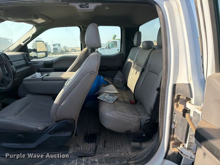 image for item EW8672 2020 Ford F250 Super Duty Ext. Cab pickup truck