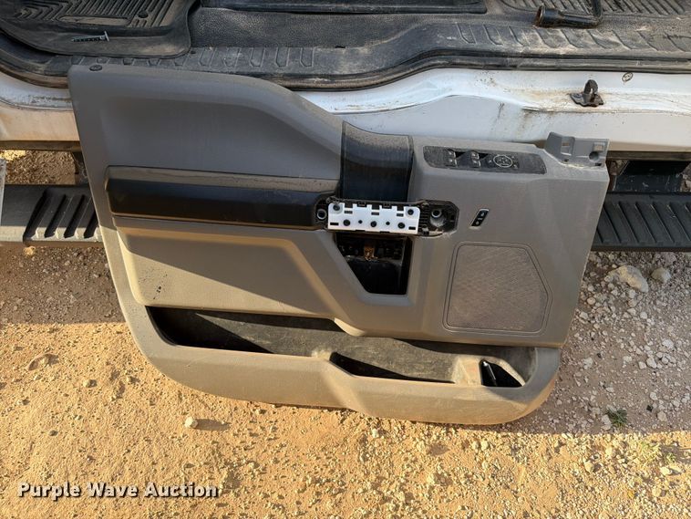 image for item EW8672 2020 Ford F250 Super Duty Ext. Cab pickup truck