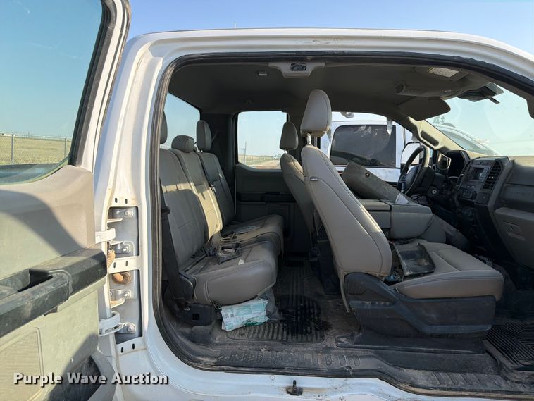 image for item EW8672 2020 Ford F250 Super Duty Ext. Cab pickup truck
