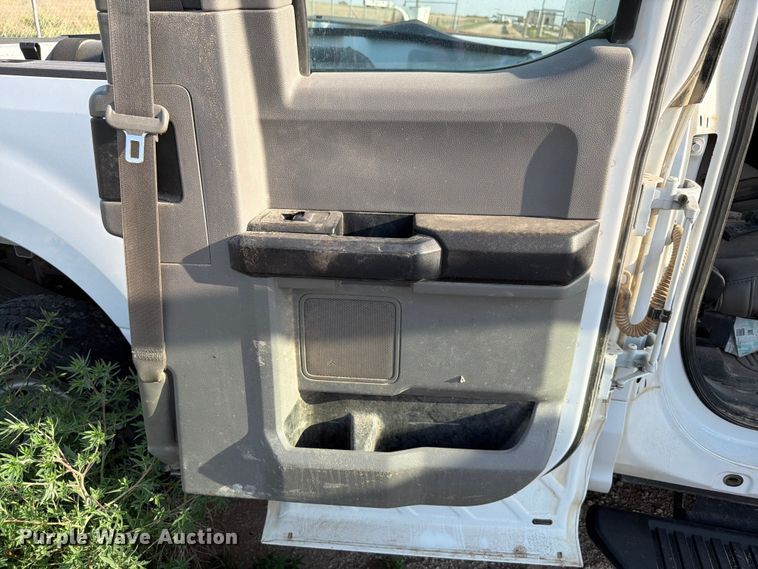 image for item EW8672 2020 Ford F250 Super Duty Ext. Cab pickup truck