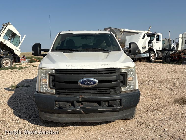 image for item EW8673 2017 Ford F250 Super Duty Ext. Cab pickup truck