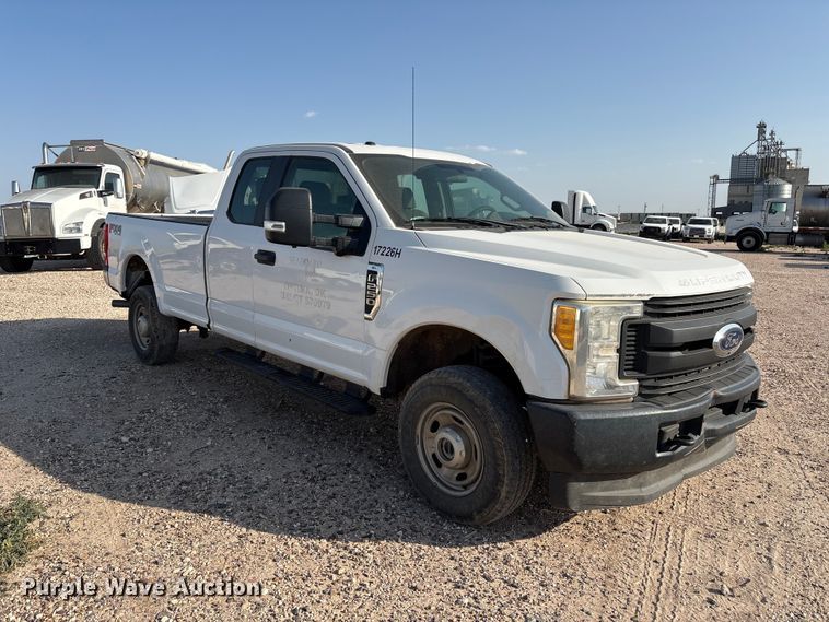 image for item EW8673 2017 Ford F250 Super Duty Ext. Cab pickup truck