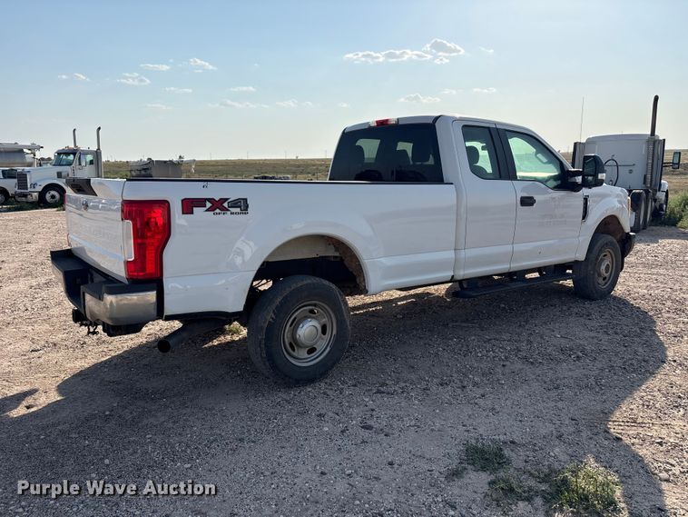 image for item EW8673 2017 Ford F250 Super Duty Ext. Cab pickup truck
