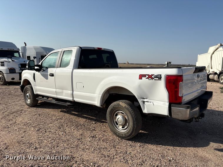 image for item EW8673 2017 Ford F250 Super Duty Ext. Cab pickup truck