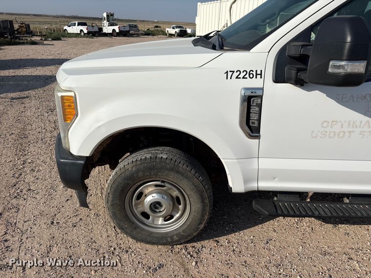 image for item EW8673 2017 Ford F250 Super Duty Ext. Cab pickup truck
