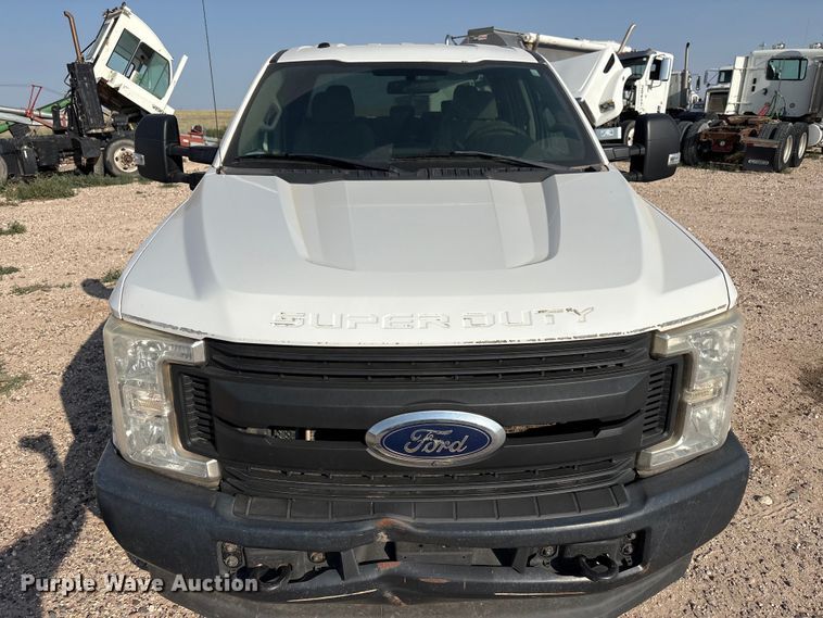 image for item EW8673 2017 Ford F250 Super Duty Ext. Cab pickup truck