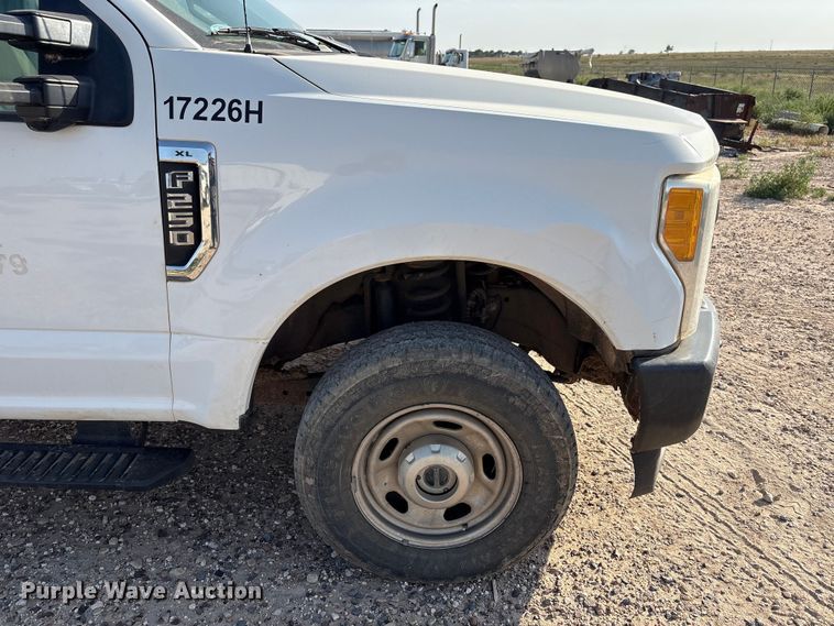 image for item EW8673 2017 Ford F250 Super Duty Ext. Cab pickup truck