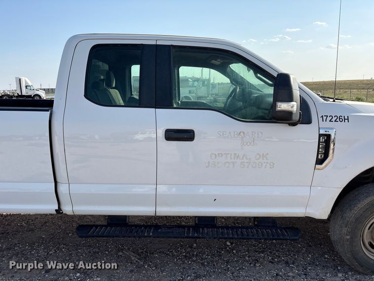 image for item EW8673 2017 Ford F250 Super Duty Ext. Cab pickup truck