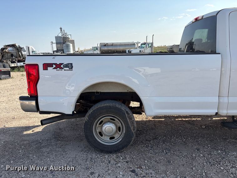 image for item EW8673 2017 Ford F250 Super Duty Ext. Cab pickup truck