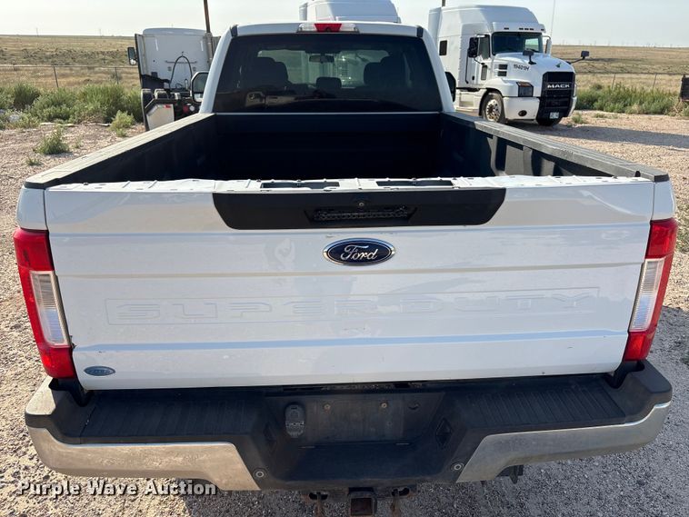 image for item EW8673 2017 Ford F250 Super Duty Ext. Cab pickup truck