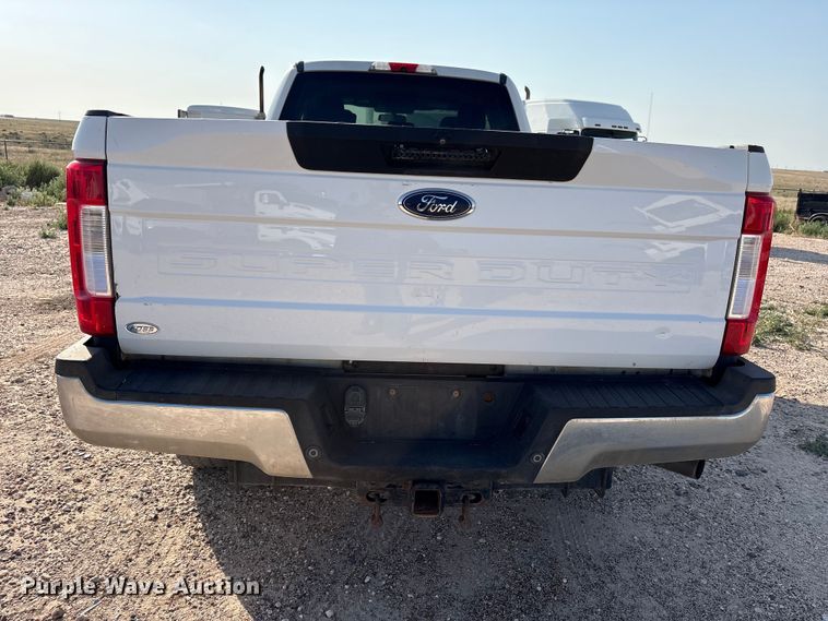 image for item EW8673 2017 Ford F250 Super Duty Ext. Cab pickup truck
