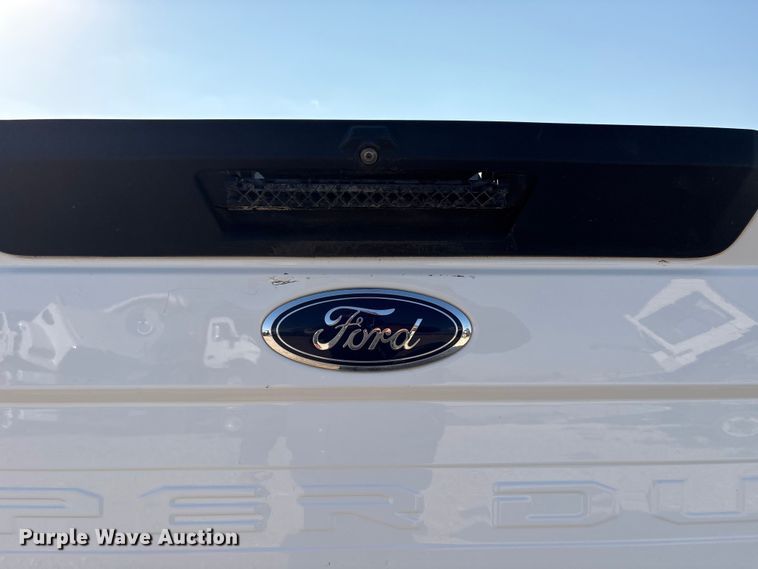 image for item EW8673 2017 Ford F250 Super Duty Ext. Cab pickup truck