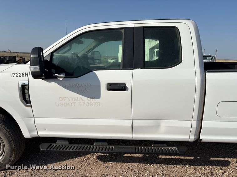 image for item EW8673 2017 Ford F250 Super Duty Ext. Cab pickup truck