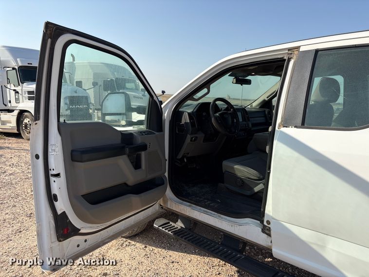 image for item EW8673 2017 Ford F250 Super Duty Ext. Cab pickup truck