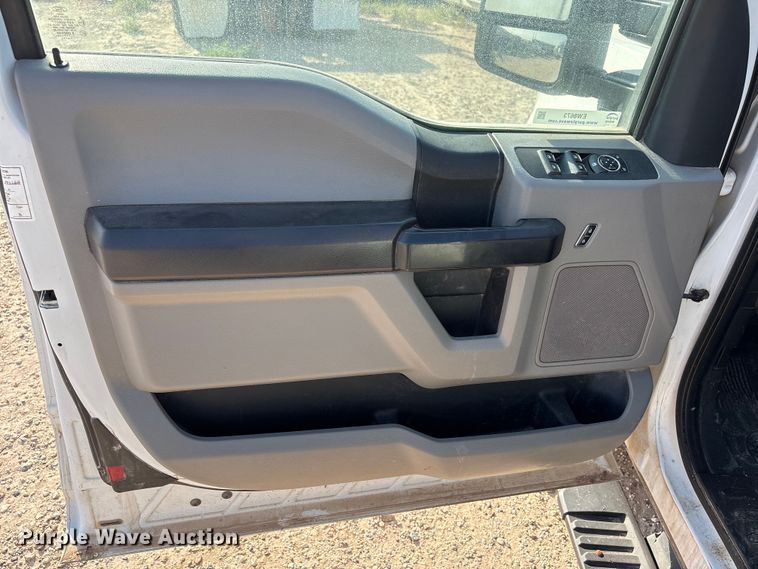 image for item EW8673 2017 Ford F250 Super Duty Ext. Cab pickup truck