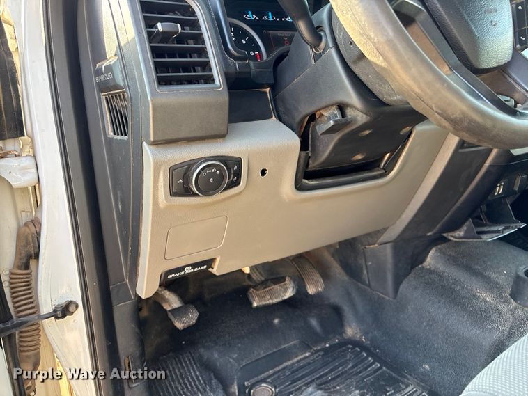 image for item EW8673 2017 Ford F250 Super Duty Ext. Cab pickup truck