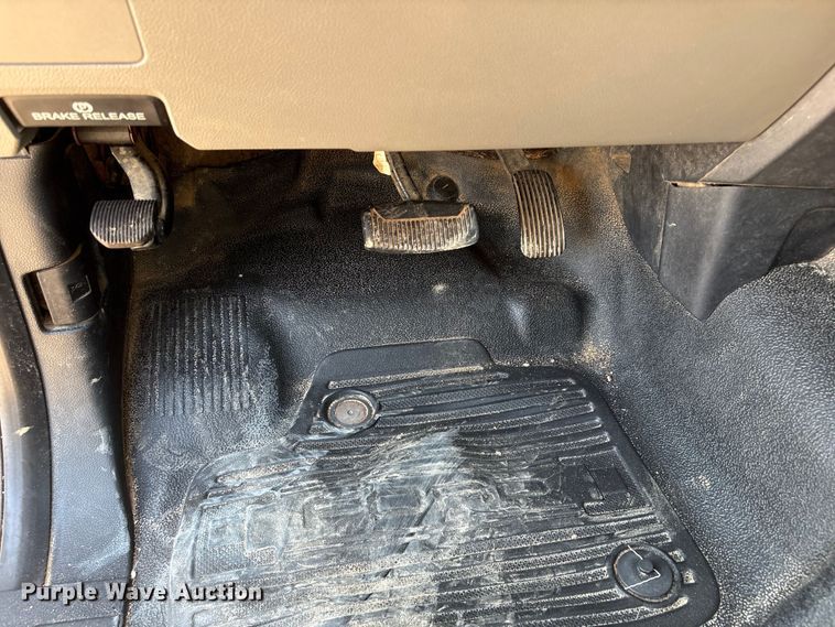 image for item EW8673 2017 Ford F250 Super Duty Ext. Cab pickup truck