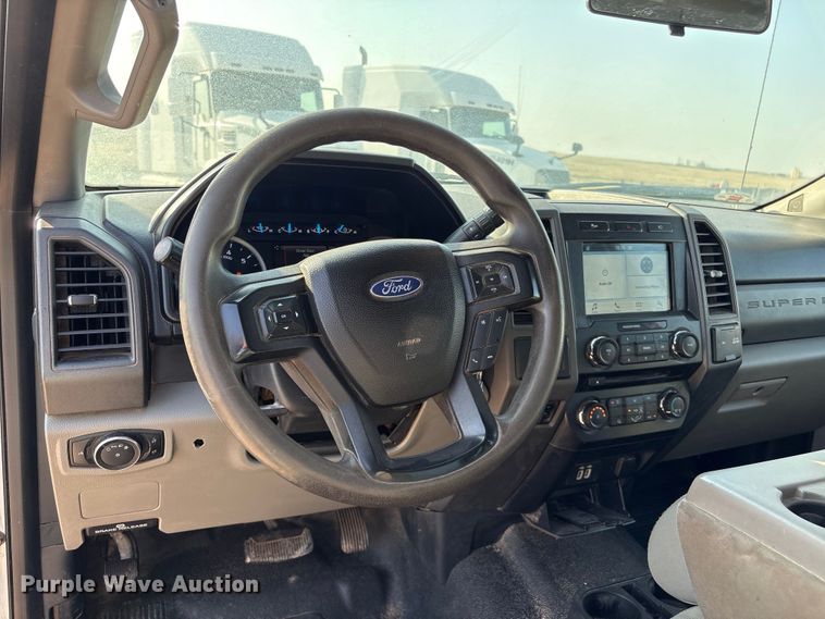 image for item EW8673 2017 Ford F250 Super Duty Ext. Cab pickup truck